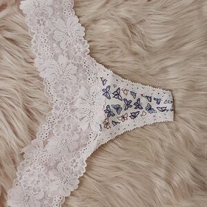 Brand New VICTORIA'S SECRET LACE THONG-XS
